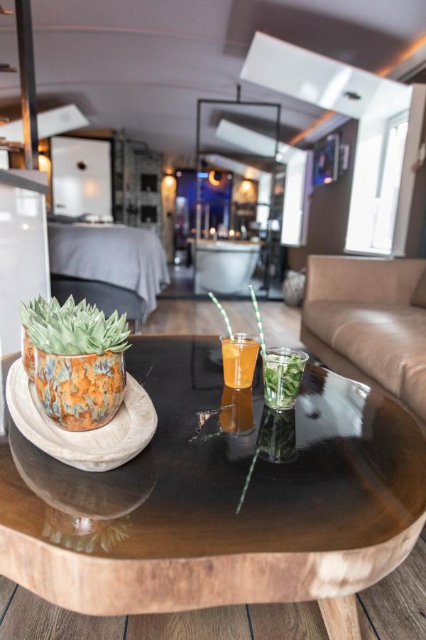 Отель Wellnessboat De Michiel De Ruyter Гронинген Экстерьер фото