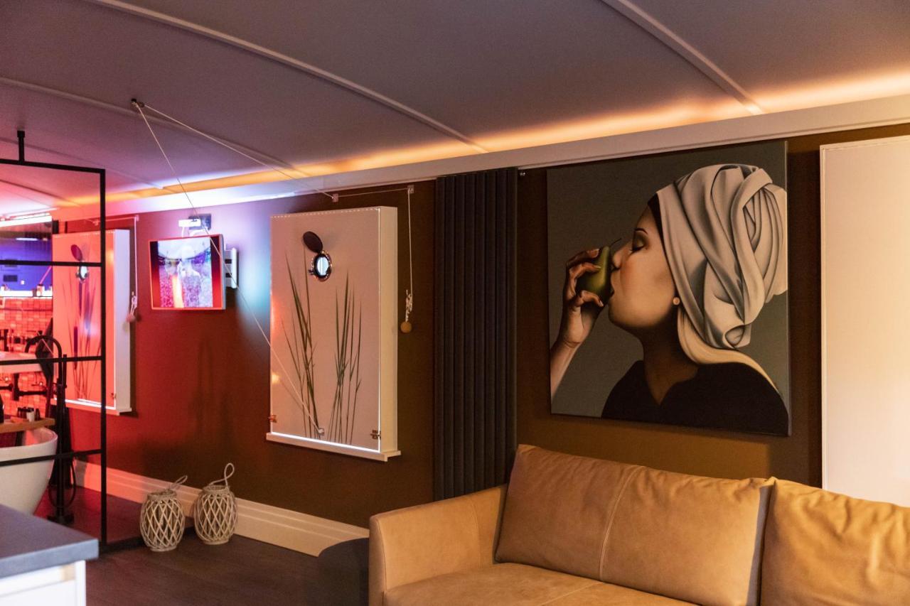 Отель Wellnessboat De Michiel De Ruyter Гронинген Экстерьер фото