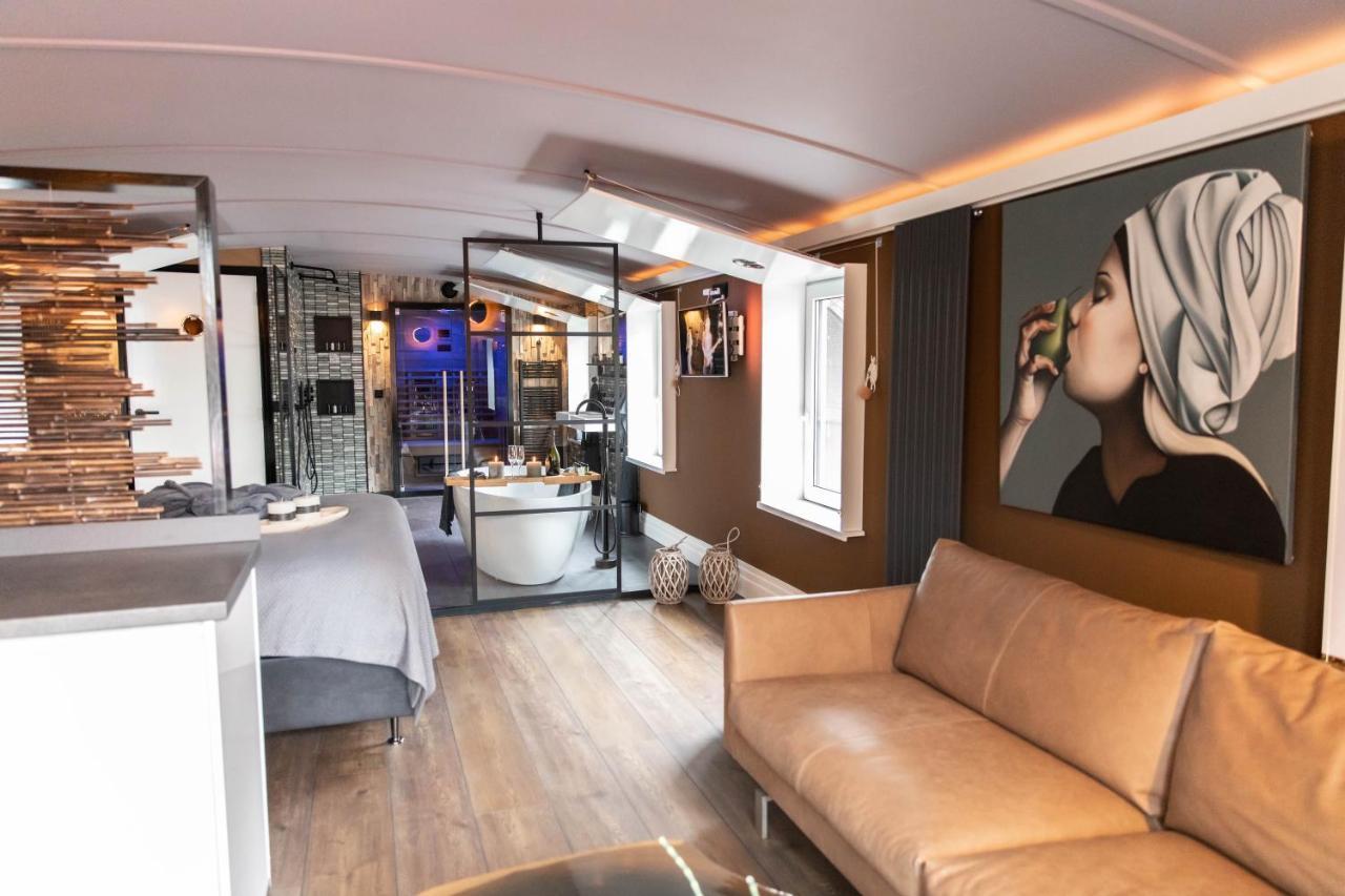 Отель Wellnessboat De Michiel De Ruyter Гронинген Экстерьер фото